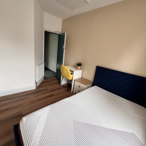 20250729_121009605_iOS