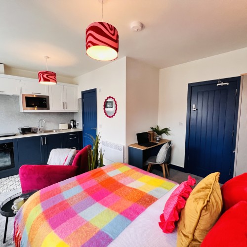 20250903_115643677_iOS