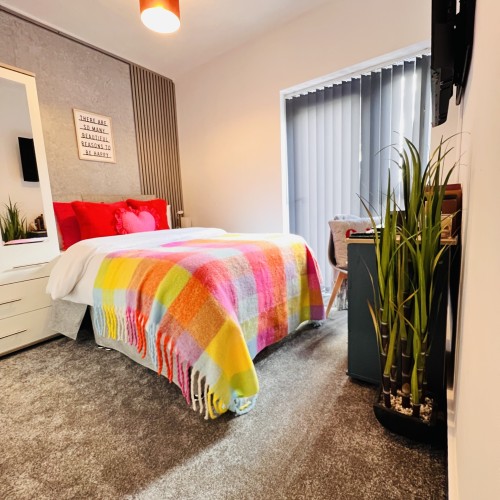 20250904_155634961_iOS