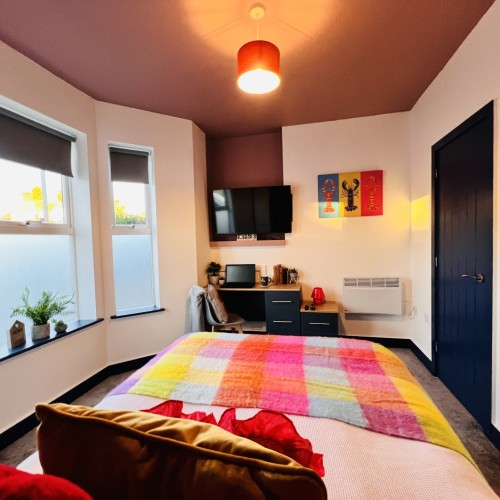 20250904_180635244_iOS