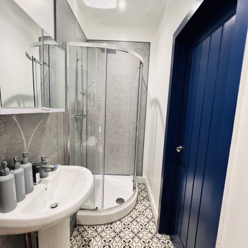 20250904_180802497_iOS